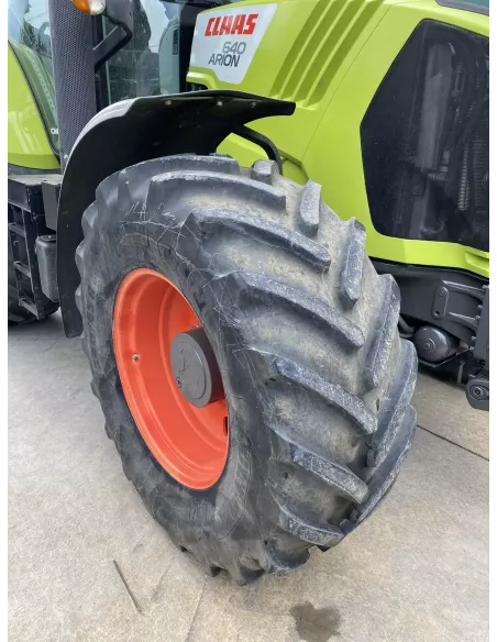 Tracteur Claas Arion 640 Cmatic