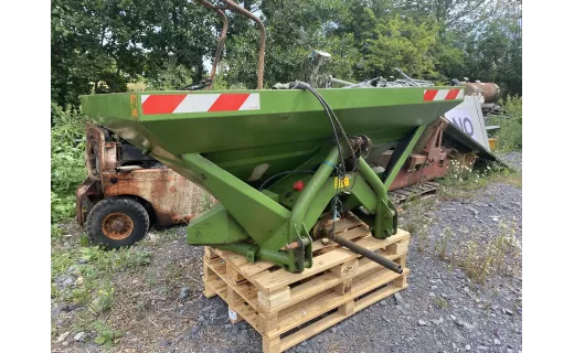 distributeur a engrais Amazone ZAU 1001 à Lille (Nord) - Matériel en stock 