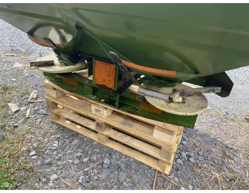 distributeur a engrais Amazone ZAU 1001 à Lille (Nord) - Matériel en stock 