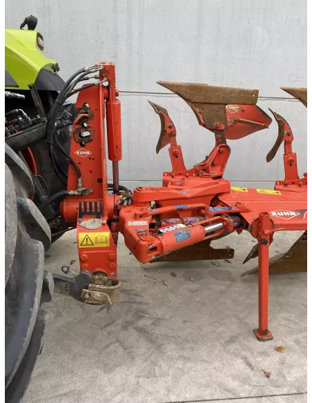 Charrue Kuhn Varimaster 122