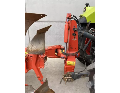 Charrue Kuhn Varimaster 122