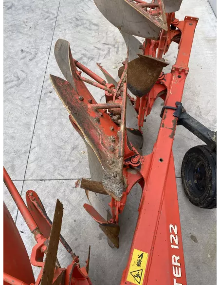 Charrue Kuhn Varimaster 122