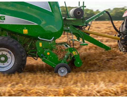 Presses à balles rondes V6740