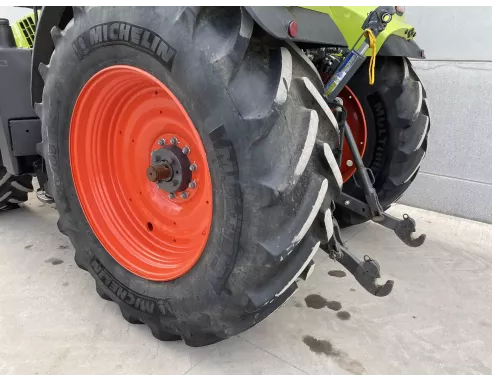 Tracteur Claas Arion 660 Cmatic