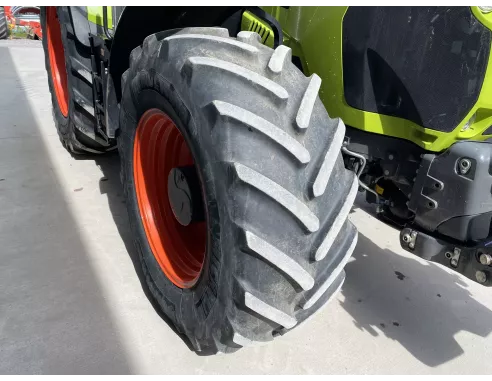 Tracteur Claas Arion 660 Cmatic
