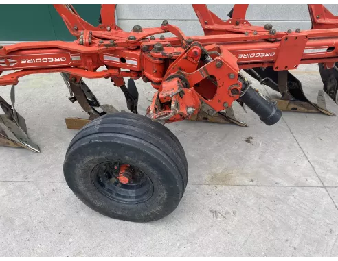 Charrue Grégoire Besson RCW47