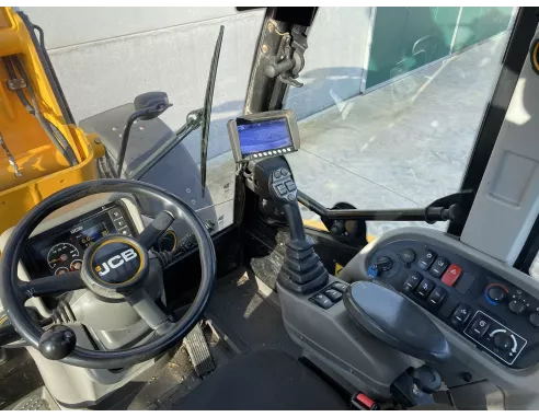 Chargeuse télescopique JCB TM 320 S