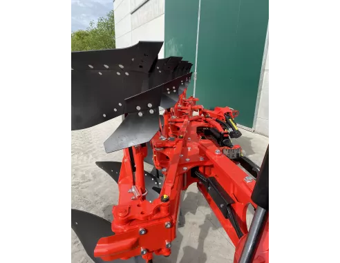 Charrue Rover 50 à Lille (Nord) - Travail du sol Grégoire Besson