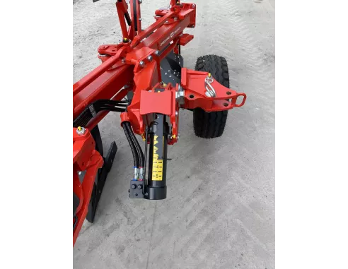 Charrue Rover 50 à Lille (Nord) - Travail du sol Grégoire Besson