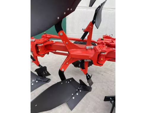 Charrue Rover 50 à Lille (Nord) - Travail du sol Grégoire Besson