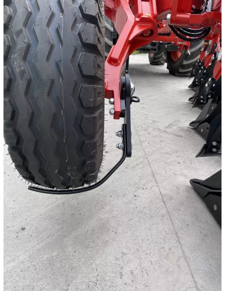 Charrue Rover 50 à Lille (Nord) - Travail du sol Grégoire Besson