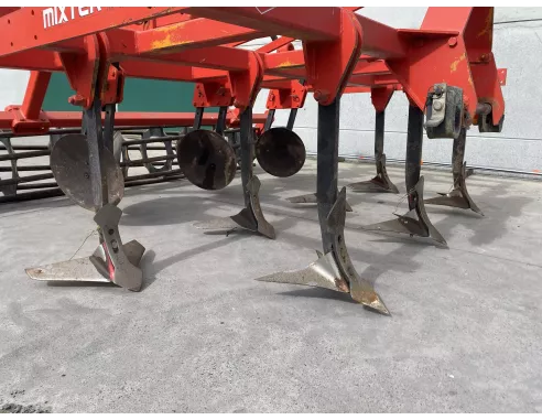 Déchaumeur à dents KUHN mixter 100