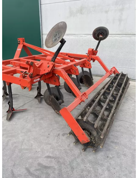 Déchaumeur à dents KUHN mixter 100