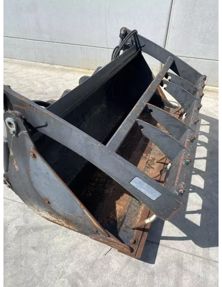 Godet multiservices 1.80 m