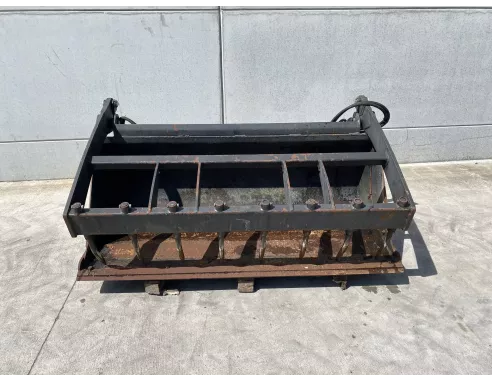 Godet multiservices 1.80 m