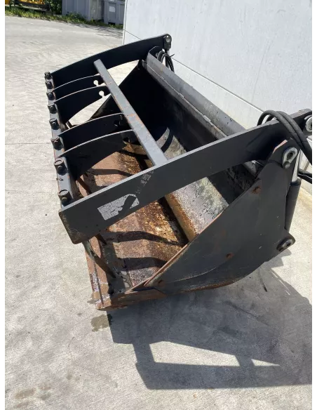 Godet multiservices 1.80 m